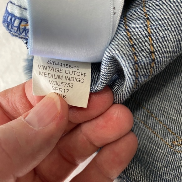 GAP 1969 Women's Standard Wash Denim Cut-off Jean Shorts‎ Size 28 - Picture 7 of 11